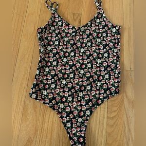 Polly & Esther spaghetti strap flower bodysuit